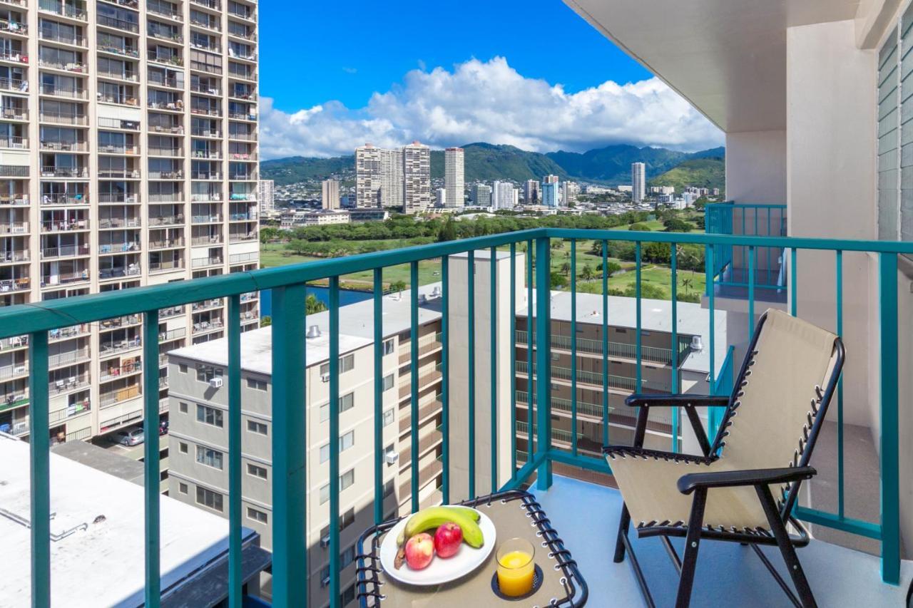 Aloha Vibes Await! Stylish Condo At Aloha Surf - Mountain And City Views Honolulu Eksteriør billede