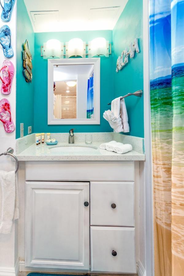 Aloha Vibes Await! Stylish Condo At Aloha Surf - Mountain And City Views Honolulu Eksteriør billede