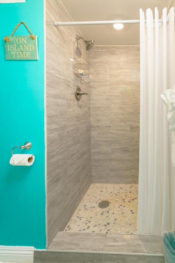 Aloha Vibes Await! Stylish Condo At Aloha Surf - Mountain And City Views Honolulu Eksteriør billede