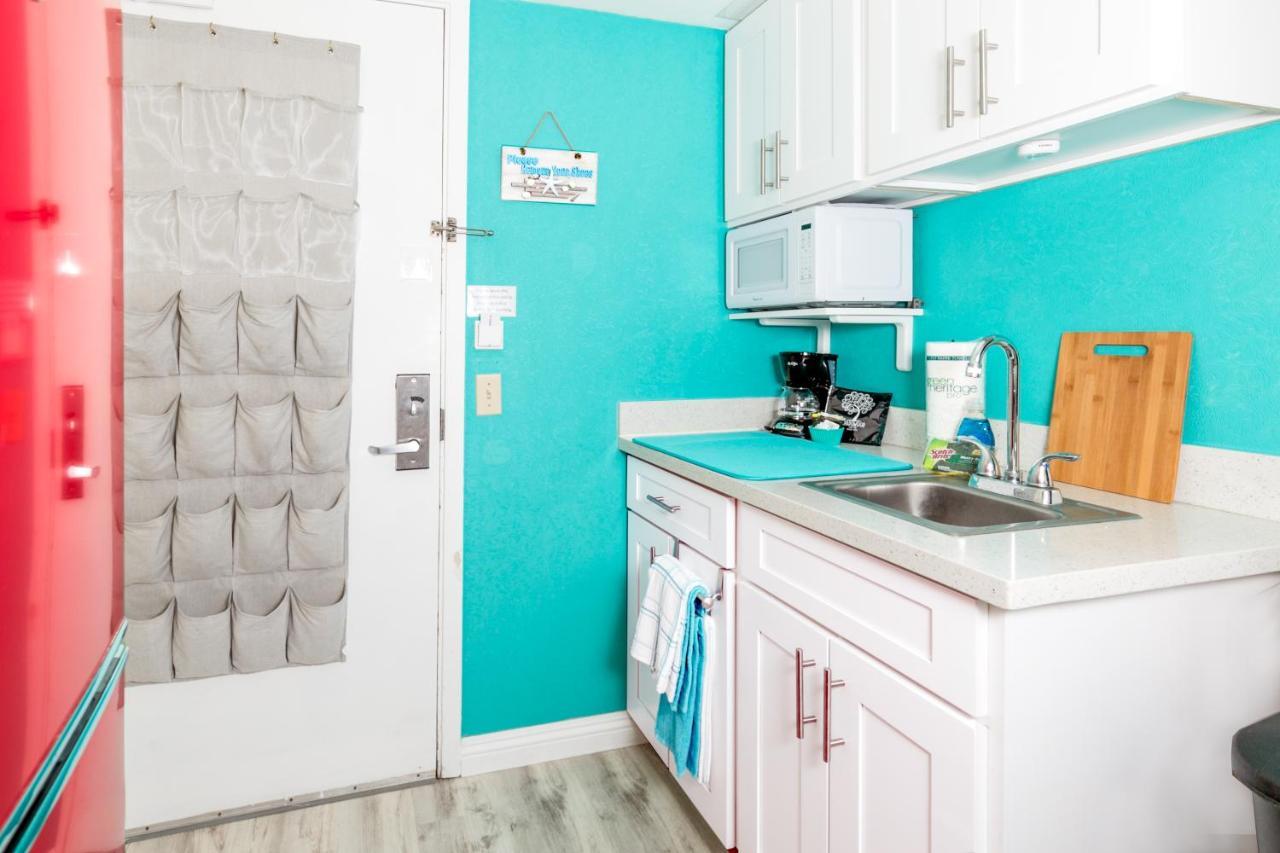 Aloha Vibes Await! Stylish Condo At Aloha Surf - Mountain And City Views Honolulu Eksteriør billede