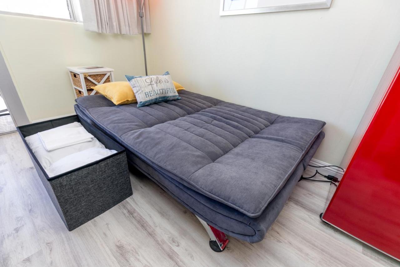 Aloha Vibes Await! Stylish Condo At Aloha Surf - Mountain And City Views Honolulu Eksteriør billede